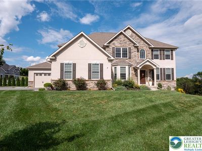 2 Creek View Ct, Easton, PA, 18045