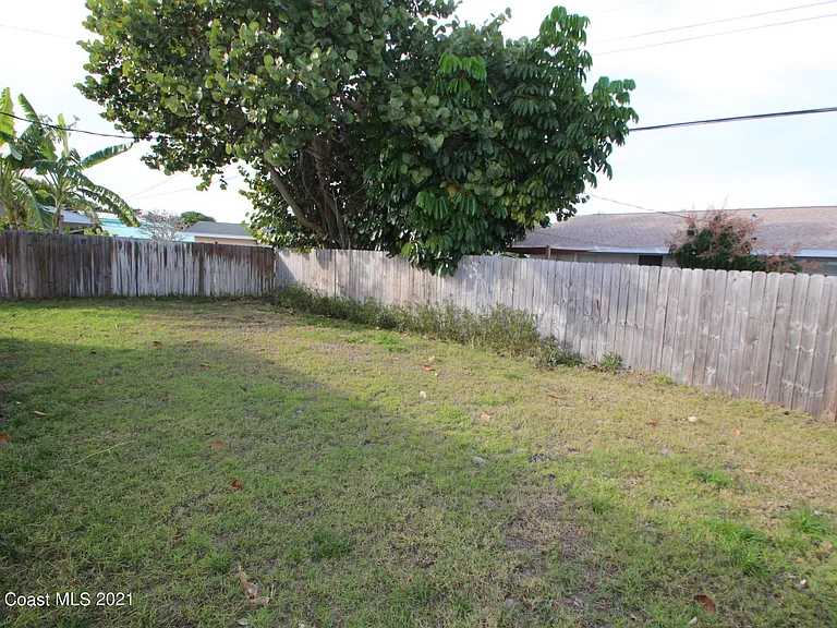 580 Pine Tree Dr — Photo 23