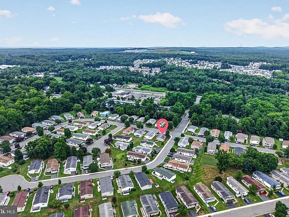 3rd image of 1 Woods Way