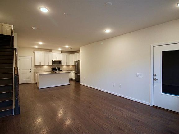 4th image of 3984 Norton Pl