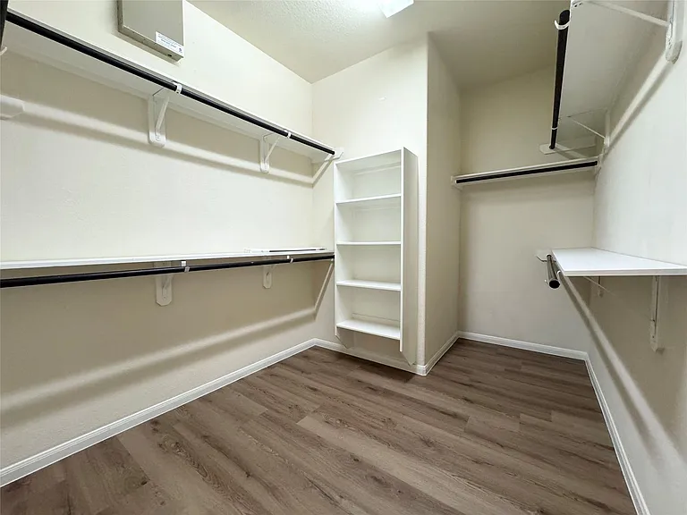 3010 Overbrook Meadow Ln — Photo 16