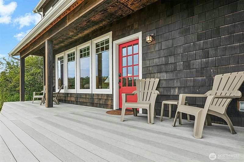 4th image of 1335 Mackaye Harbor Road