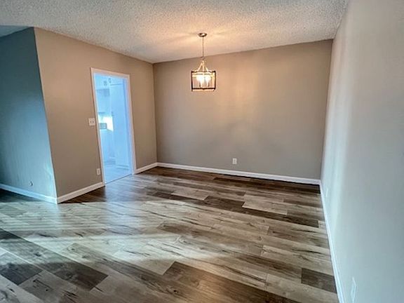 4th image of 6210 Reseda Blvd APT 310