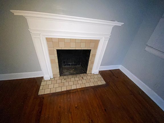 Living room Fireplace