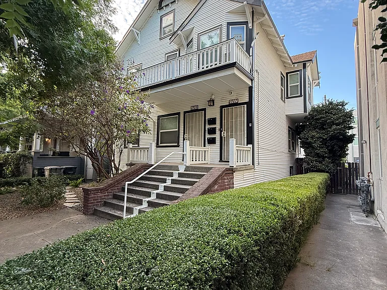 Front View - Upstairs Unit