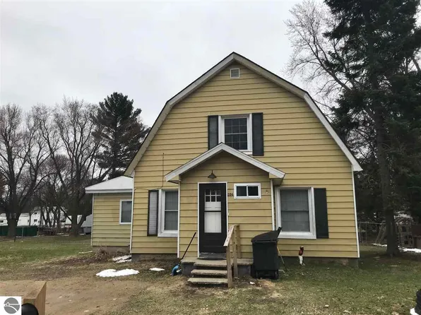 206 West St, Manton, MI 49663