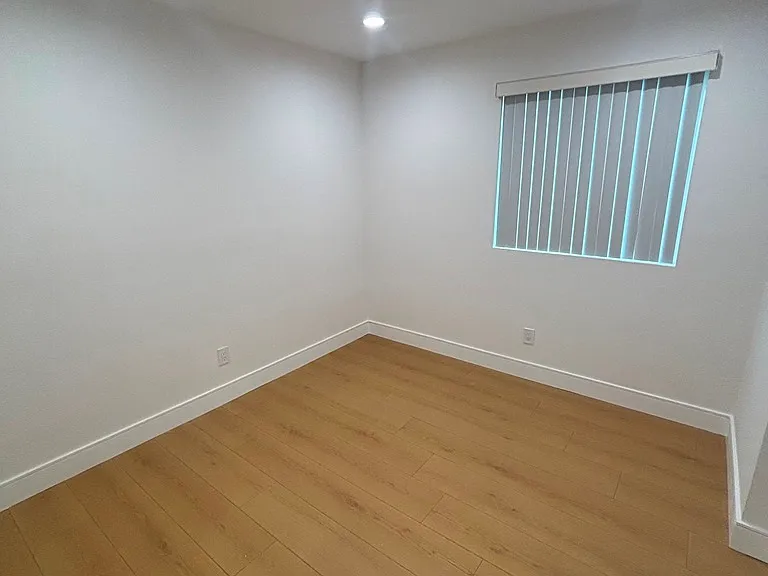 5526 S Wilton Pl — Photo 19