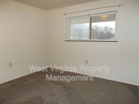 5th image of 130 Elm St APT 5