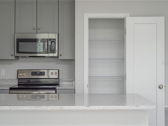 2nd image of 1707 E Columbus Dr