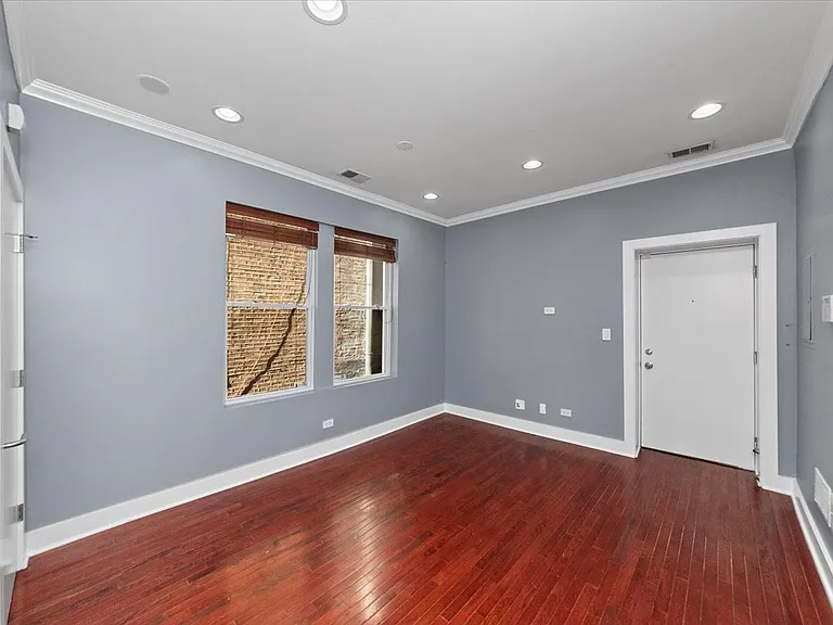 2052 N Campbell Ave #1W — Photo 2