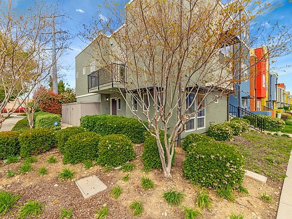 2nd image of 10841 Wraysbury Way