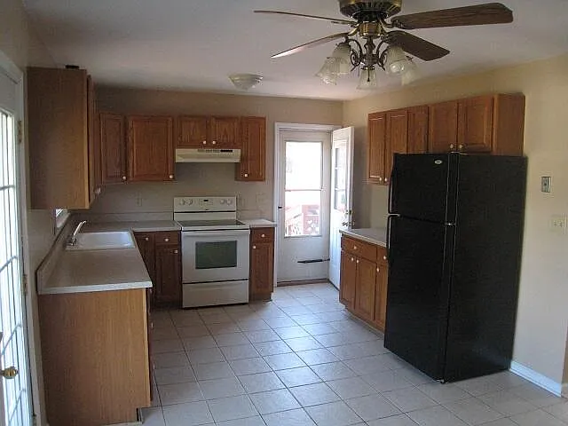 5436 N Garden Ln — Photo 8