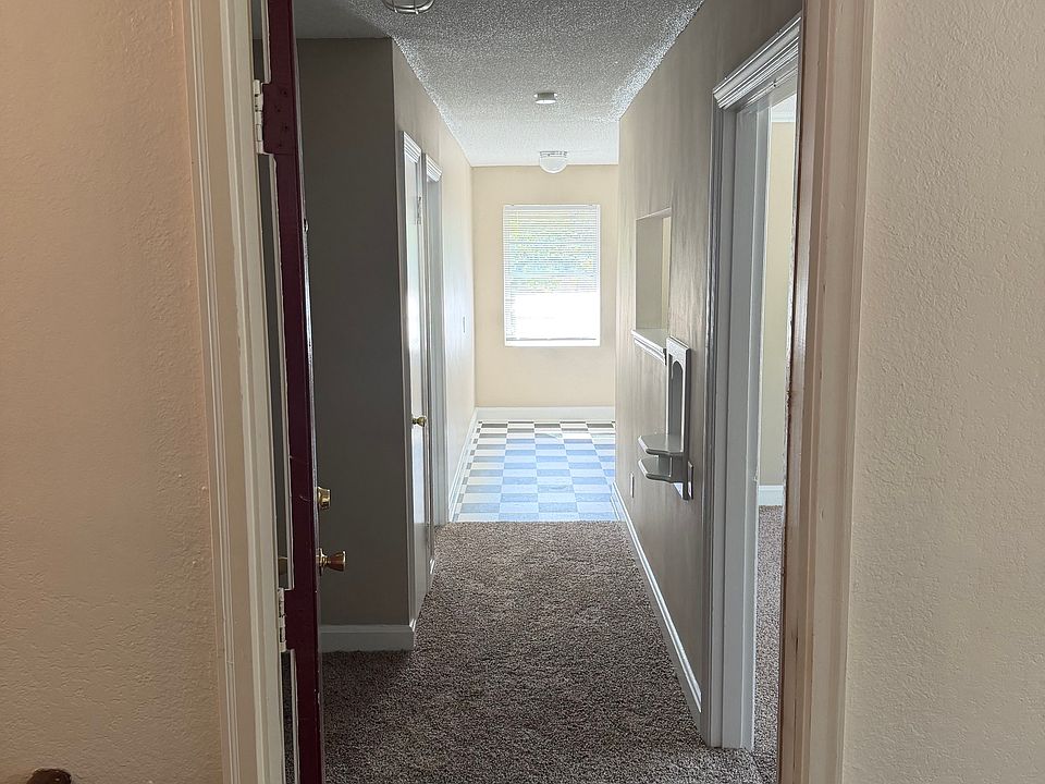 1st image of 814 Carline Rd #5