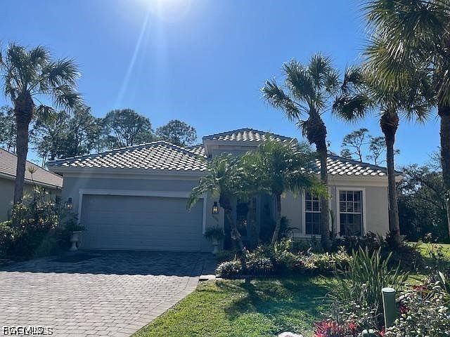 1st image of 16156 Parque Ln