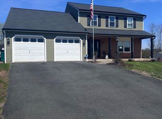 212 Crystal Cir, Birdsboro, PA