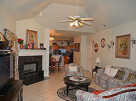 4th image of 1410 Stella Dr