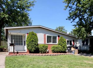 602 S Hawthorne St, Westland, MI 48186