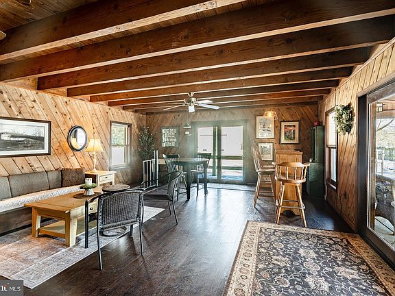 5th image of 121 W Boot Rd