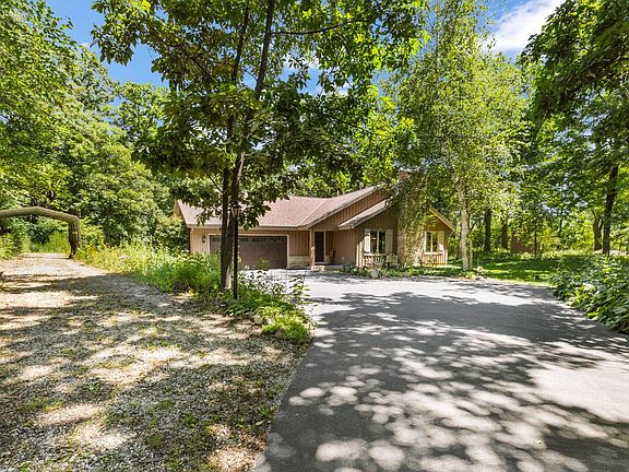 3rd image of W342S4510 Moraine Hills DRIVE