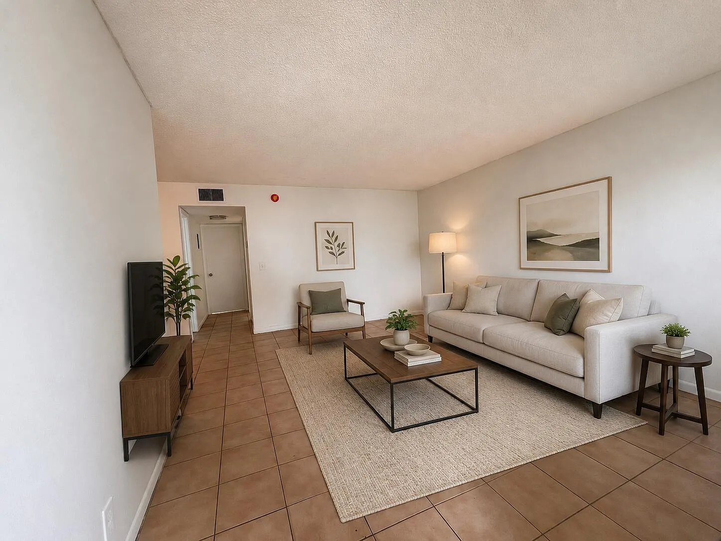 2 bed, 1.0 bath, 777 sqft, $2,000 — Photo 1