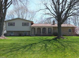 7050 Rolling Ridge Rd NE, Canton, OH 44721