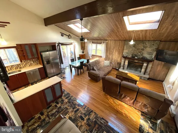 158 Claremont Dr, Albrightsville, PA 18210