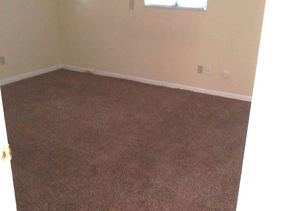 5th image of 3019 Beachwood Blvd