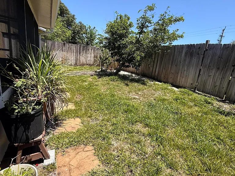 5584 Priscilla Ln — Photo 23