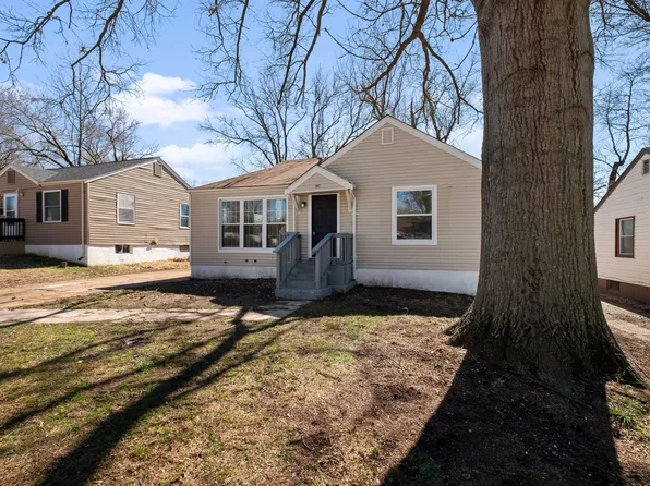 8126 Rector Dr, Saint Louis, MO 63134