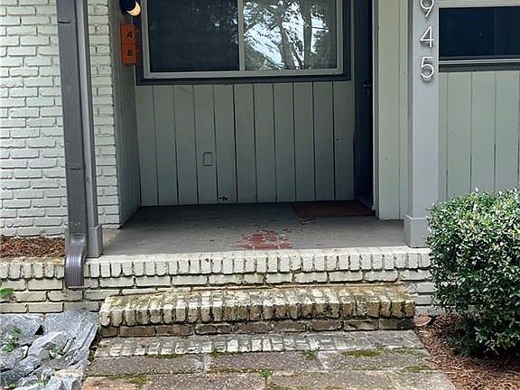 3rd image of 1945 Dellwood Dr NW #B