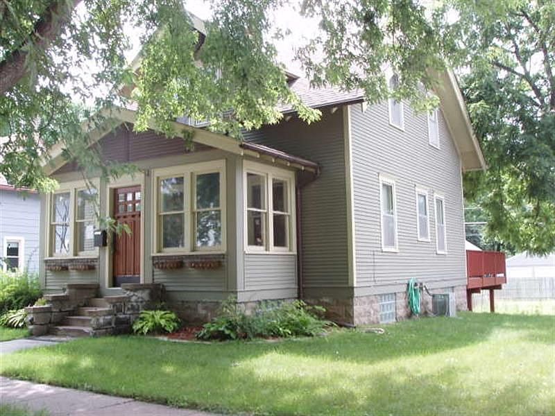 2nd image of 307 Cedar St N