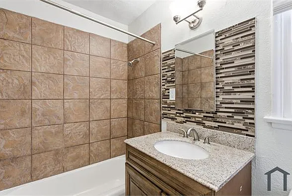 20610 Hartland St #C — Photo 8