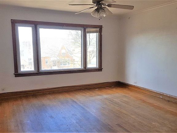 3rd image of 2131 N Lockwood Ave