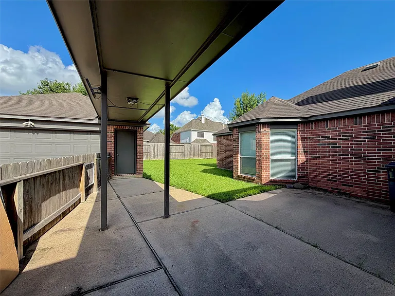 1510 Flanders Field Ln — Photo 16