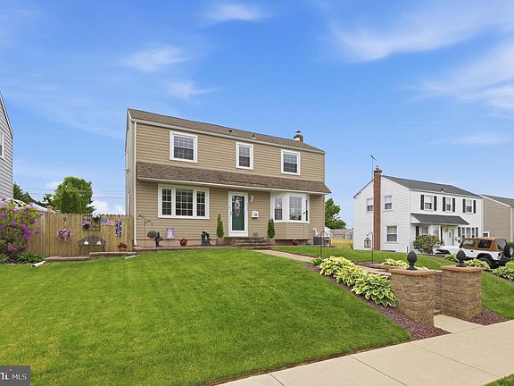3rd image of 104 Bonsall Ave
