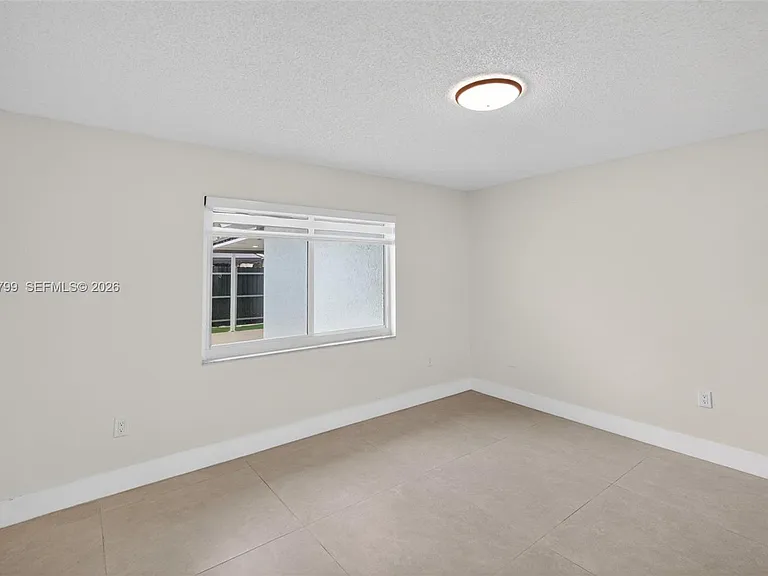 4530 SW 143rd Pl — Photo 32