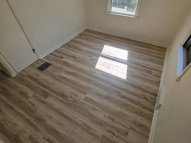2221 Mayflower Ave — Photo 17