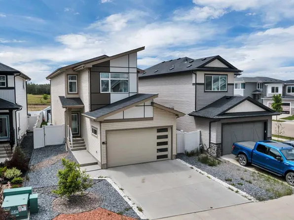 93 W Memorial Pkwy, Red Deer County, AB T4E 3C5