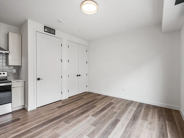 Olive Apartments — Photo 25