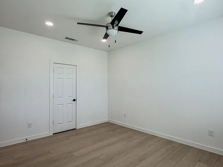140 Zion Rd — Photo 3