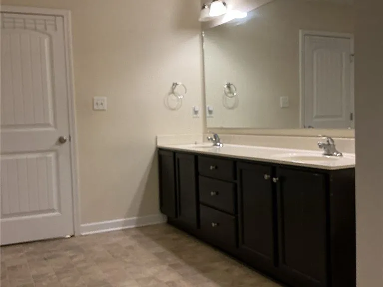 825 Ronald Reagan Dr — Photo 13