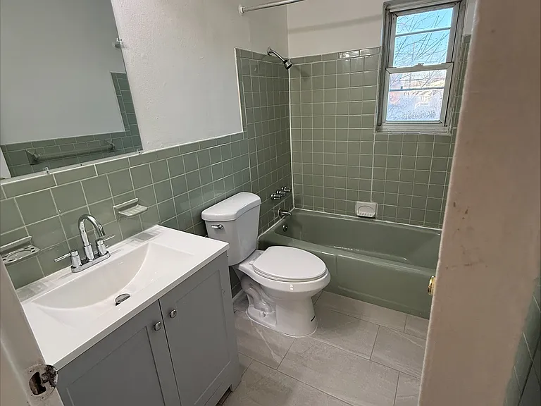 289 Main St #14L — Photo 2