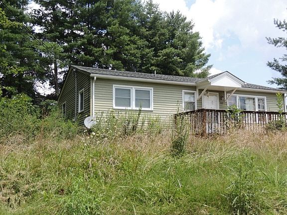 3rd image of 102 Whitney Ln