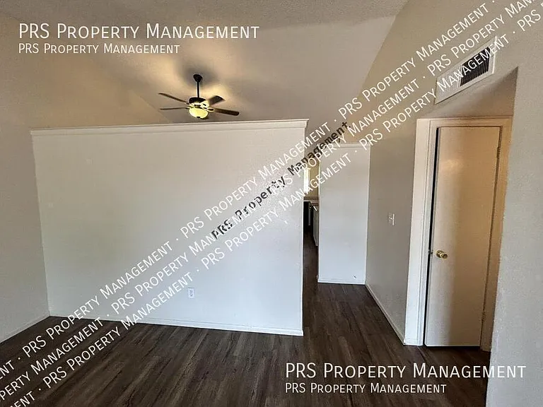 3226 N Sycamore Pl — Photo 10