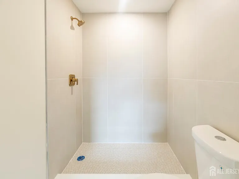 450 Packer Pl #2 — Photo 20