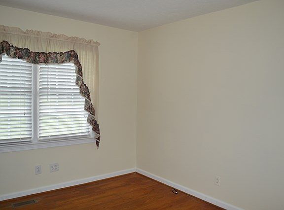 4th image of 1815 Westover Dr