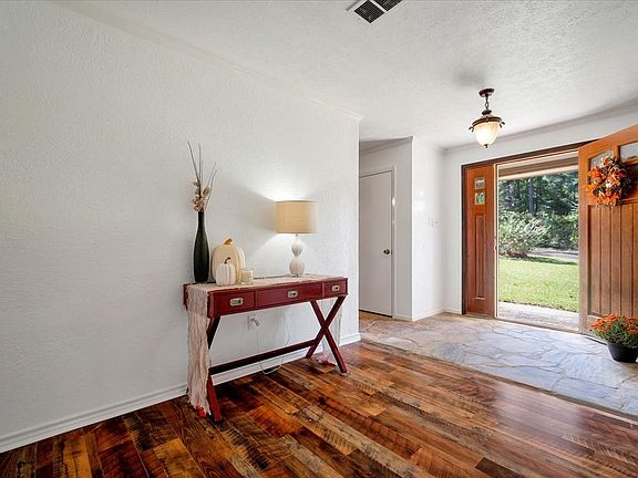 2nd image of 376 Fernwood Dr