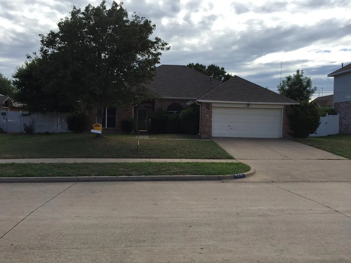 Building Photo - 920 Busby Dr