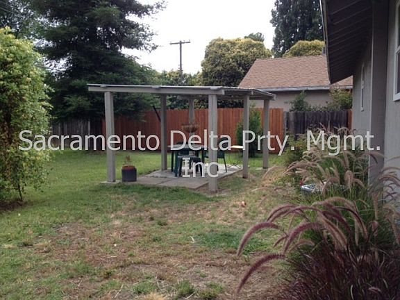 5th image of 604 Tenaya Ave