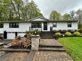 10 Palmetto St, Whitesboro, NY 13492